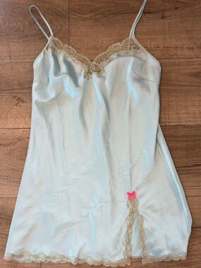 Victorias Secret : Light Blue Satin Lace-Trim Chemise/ Night slip: Size medium